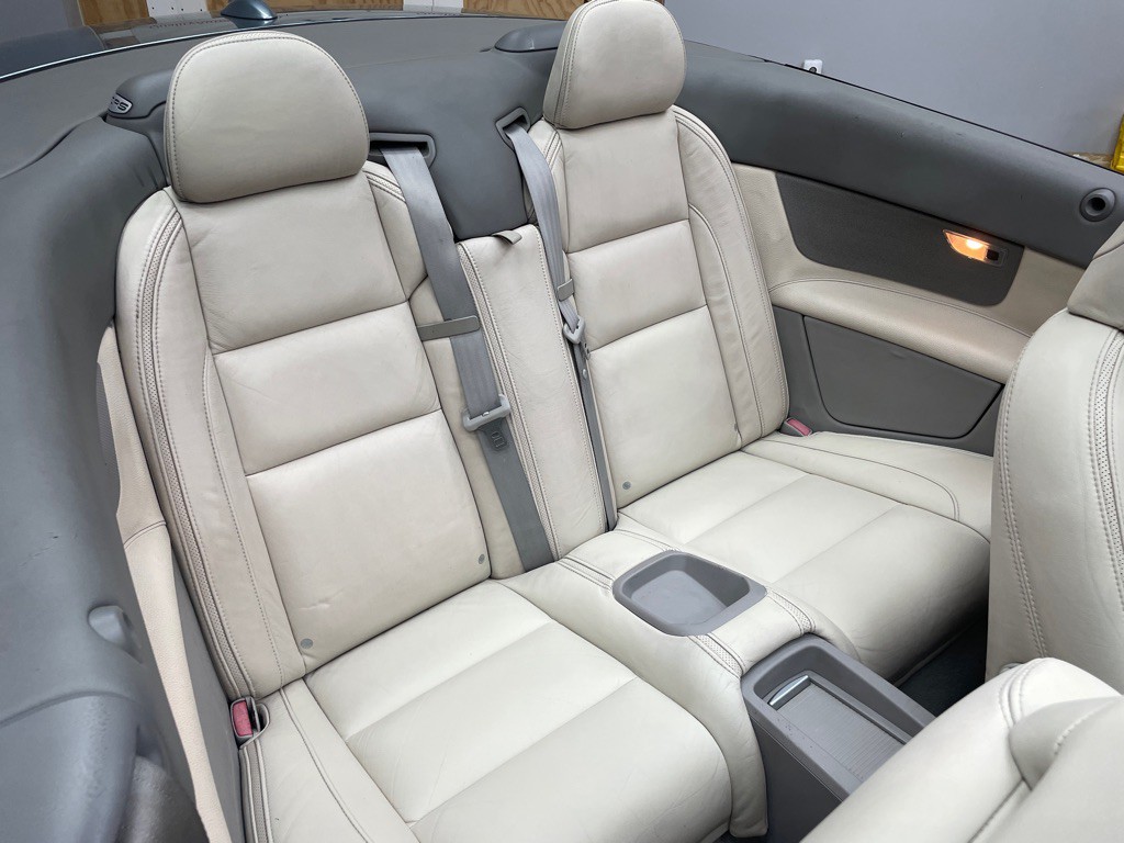 2012 Volvo C70 Image 39