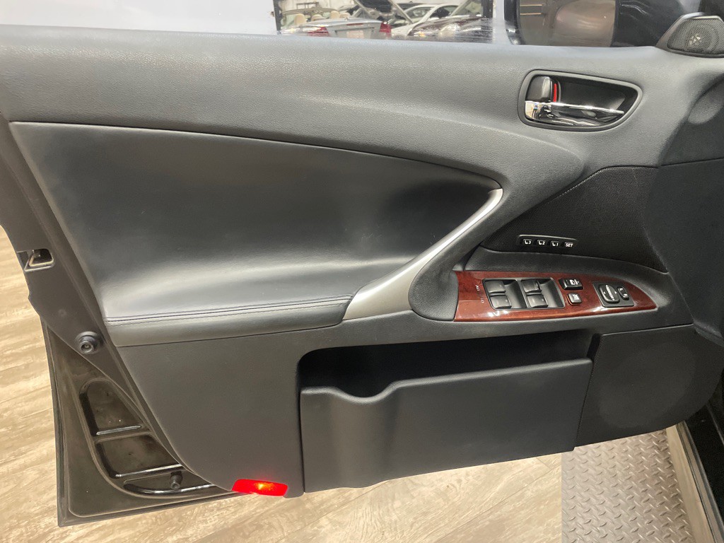 2006 Lexus IS Image 15