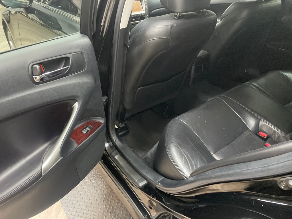 2006 Lexus IS Image 31