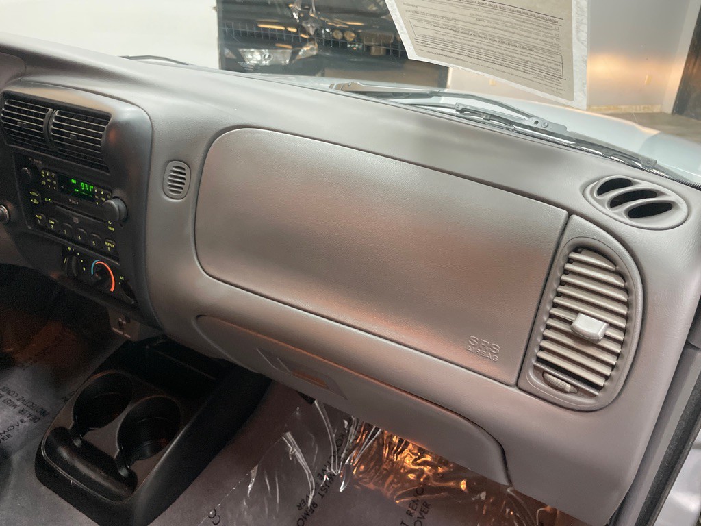 2003 Mazda B-Series Image 32