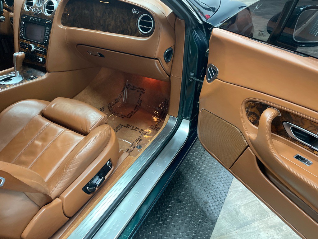 2004 Bentley Continental Image 30