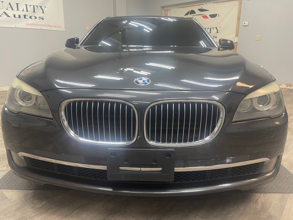 2009 BMW 7 Series Image 2