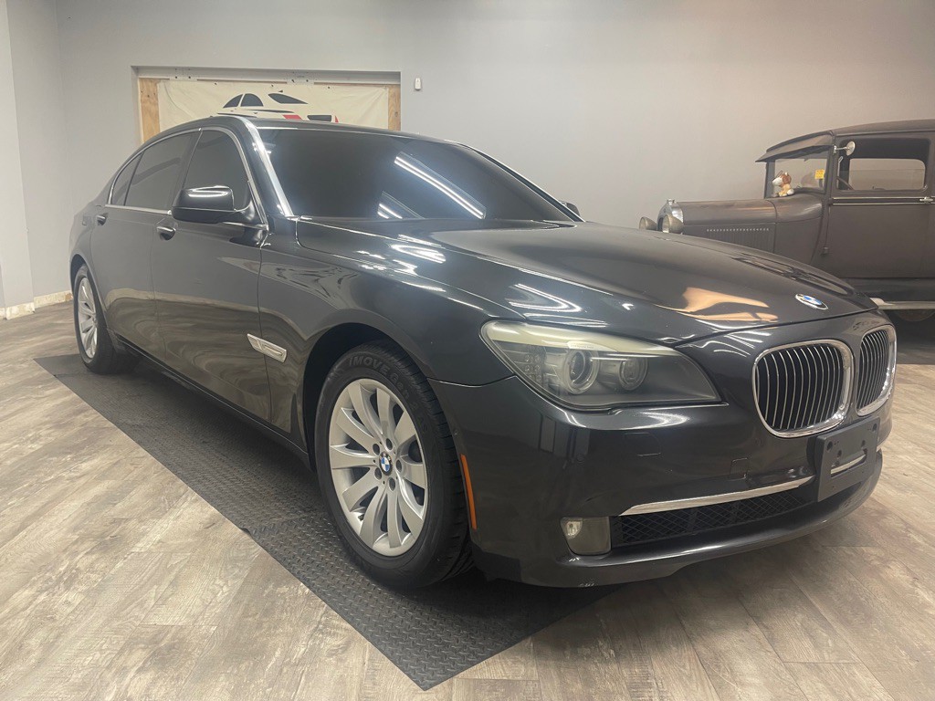 2009 BMW 7 Series Image 5