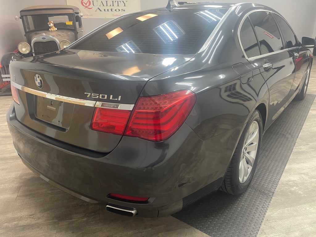 2009 BMW 7 Series Image 7