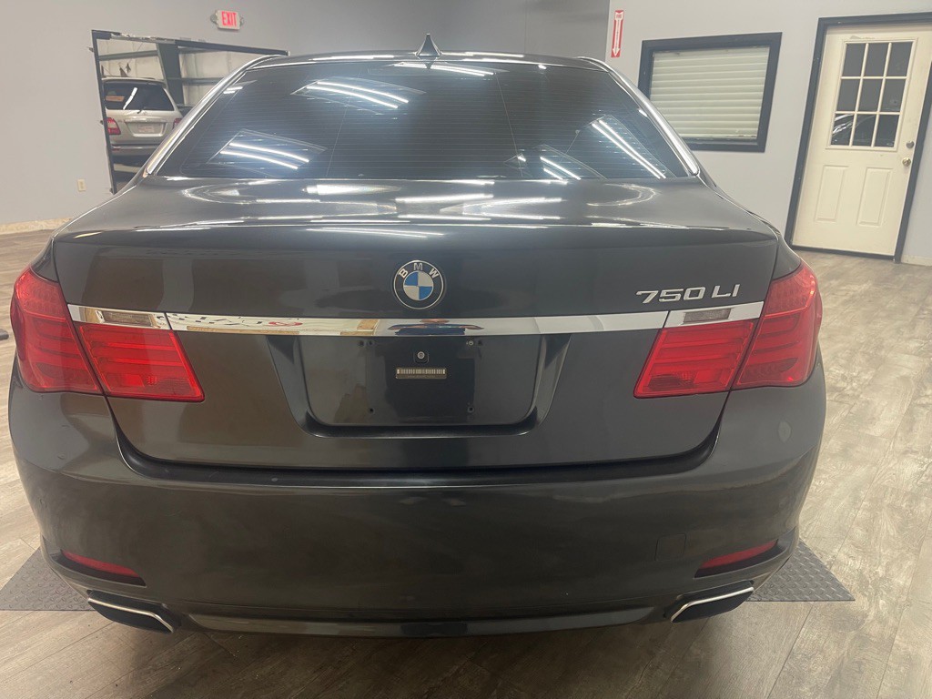 2009 BMW 7 Series Image 8