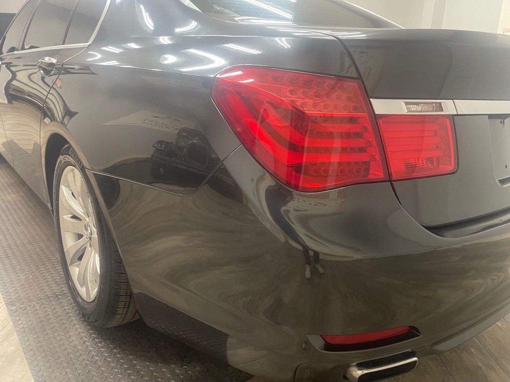 2009 BMW 7 Series Image 10