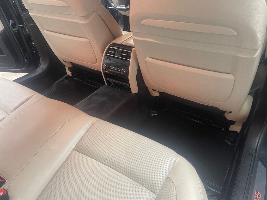 2009 BMW 7 Series Image 19