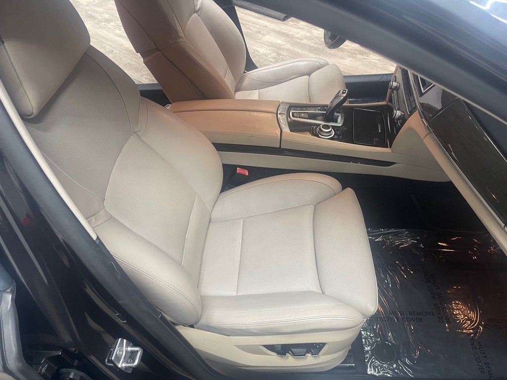 2009 BMW 7 Series Image 21