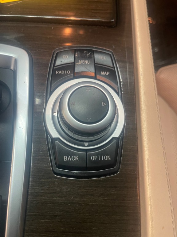 2009 BMW 7 Series Image 35