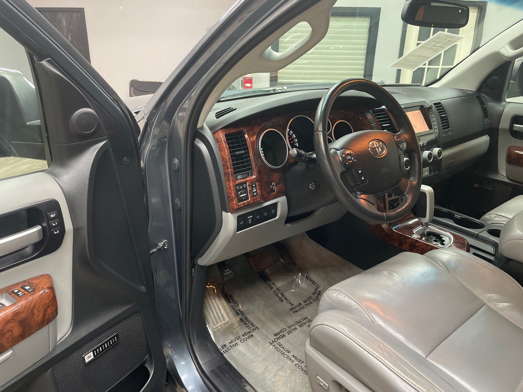 2008 Toyota Sequoia Image 15