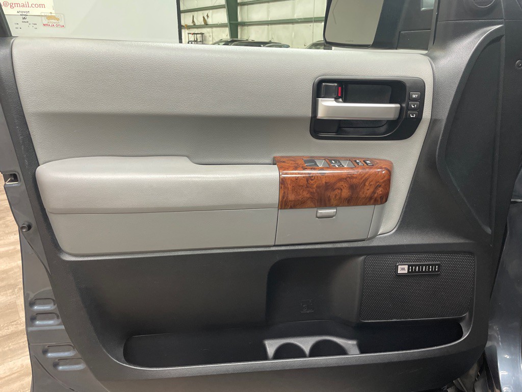 2008 Toyota Sequoia Image 16