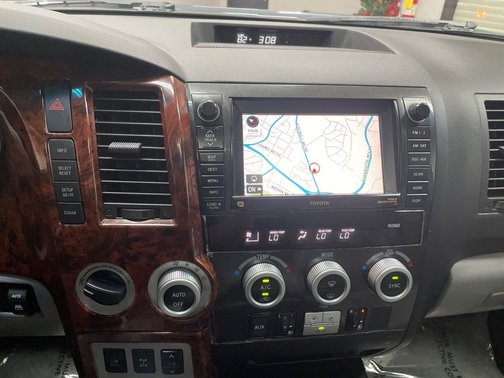 2008 Toyota Sequoia Image 23