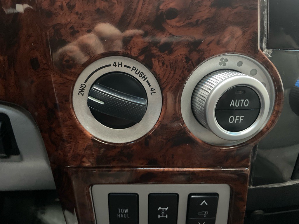 2008 Toyota Sequoia Image 24