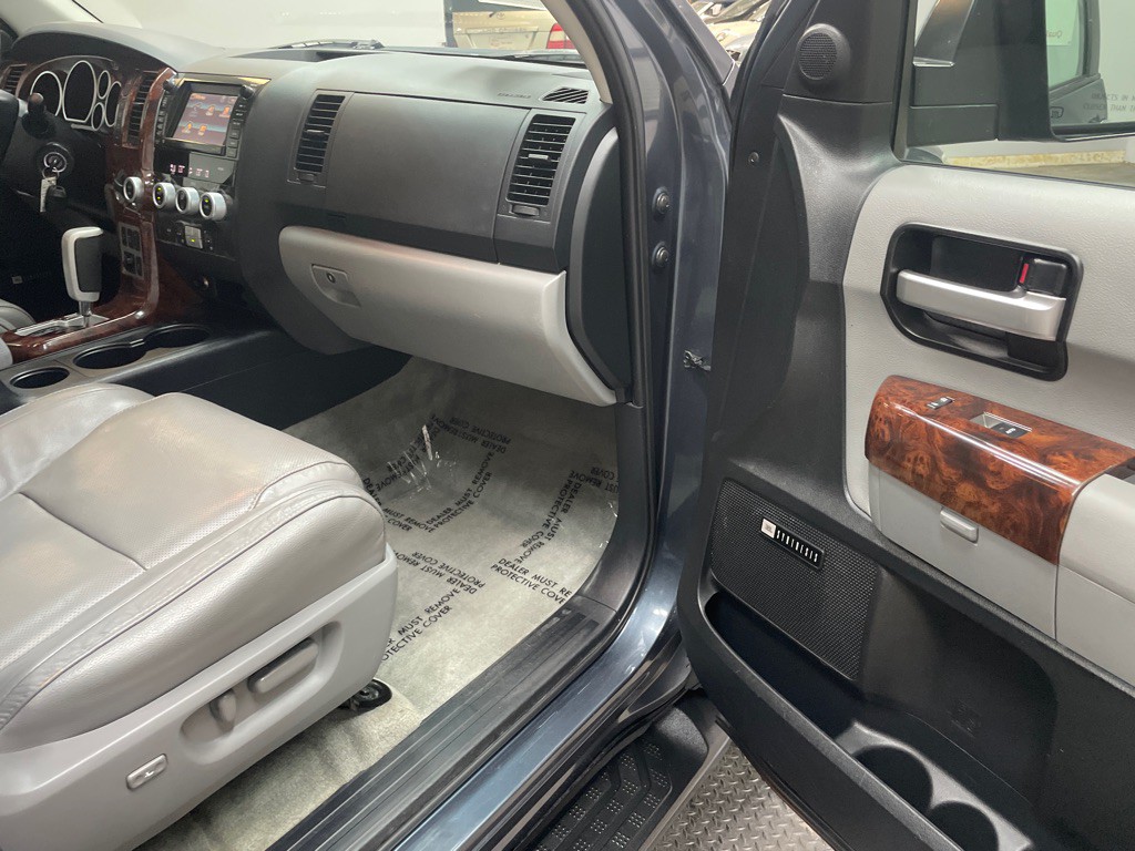 2008 Toyota Sequoia Image 41