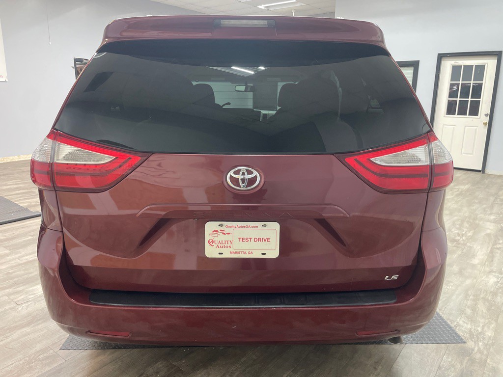 2015 Toyota Sienna Image 8
