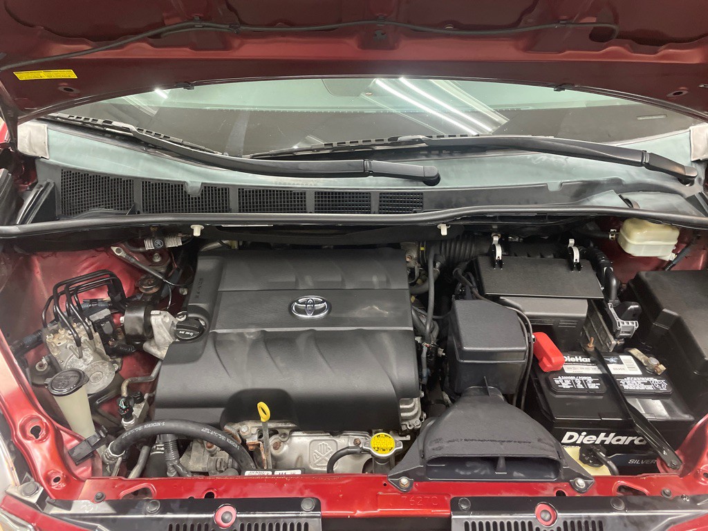 2015 Toyota Sienna Image 42