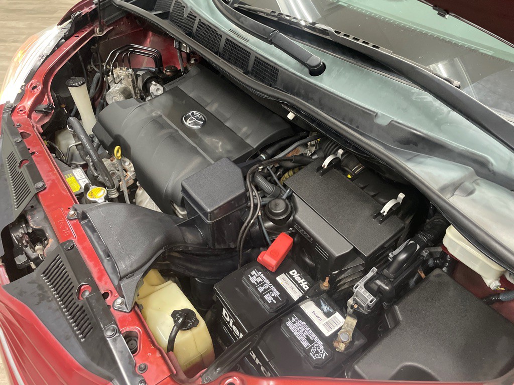 2015 Toyota Sienna Image 44