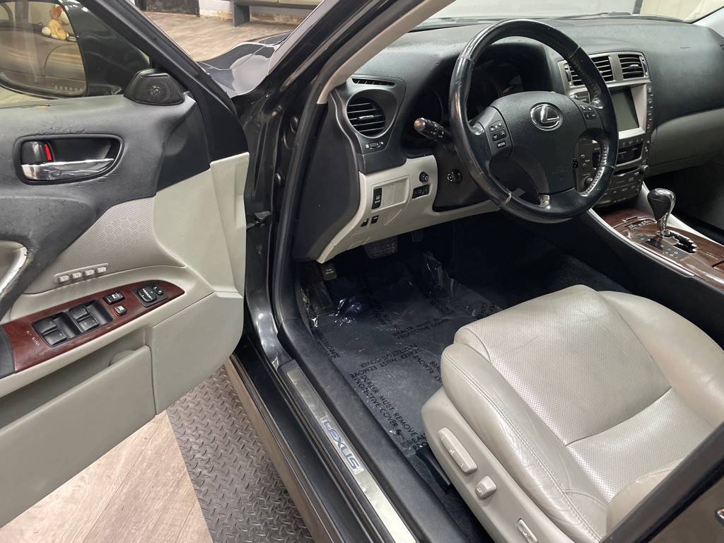2007 Lexus IS Image 4