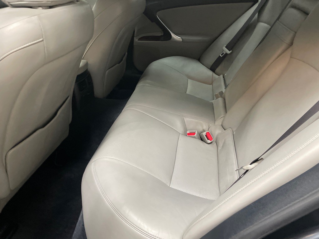 2007 Lexus IS Image 31