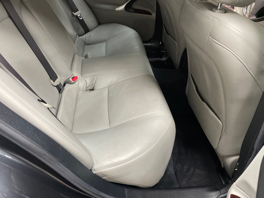 2007 Lexus IS Image 35
