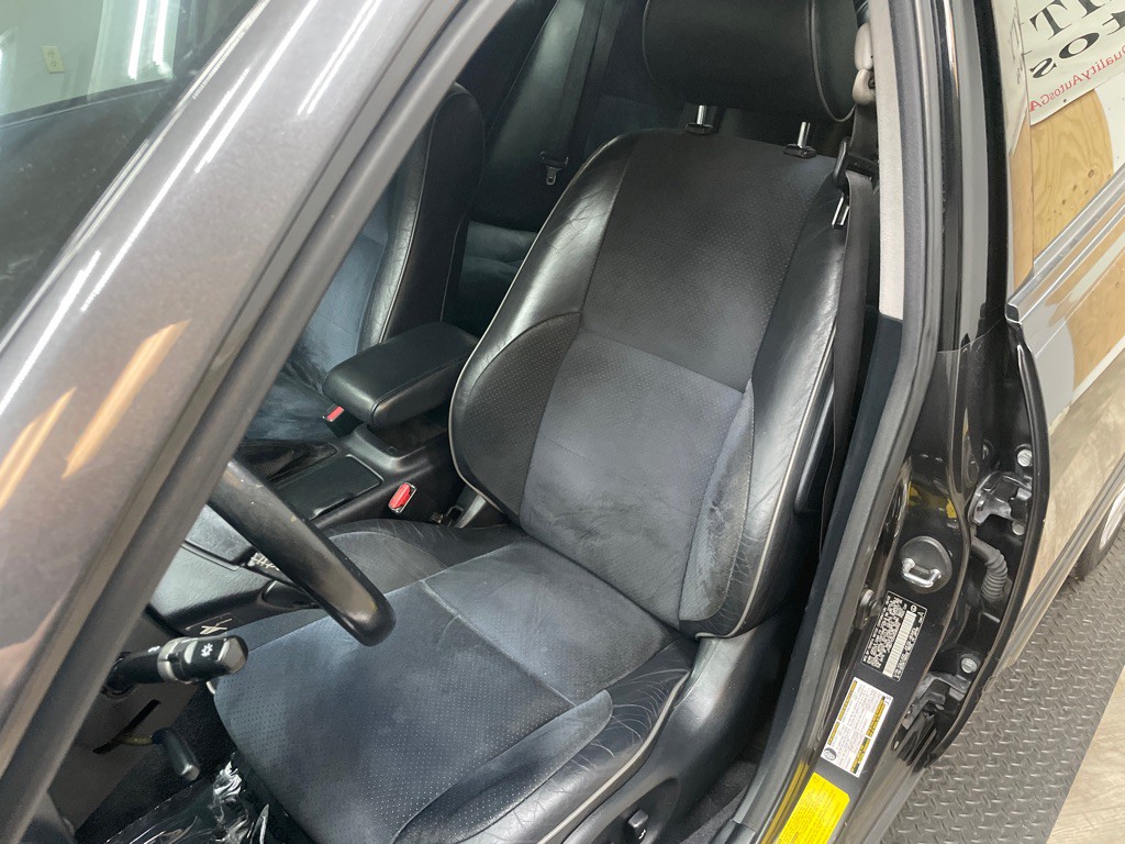 2004 Lexus IS Image 4