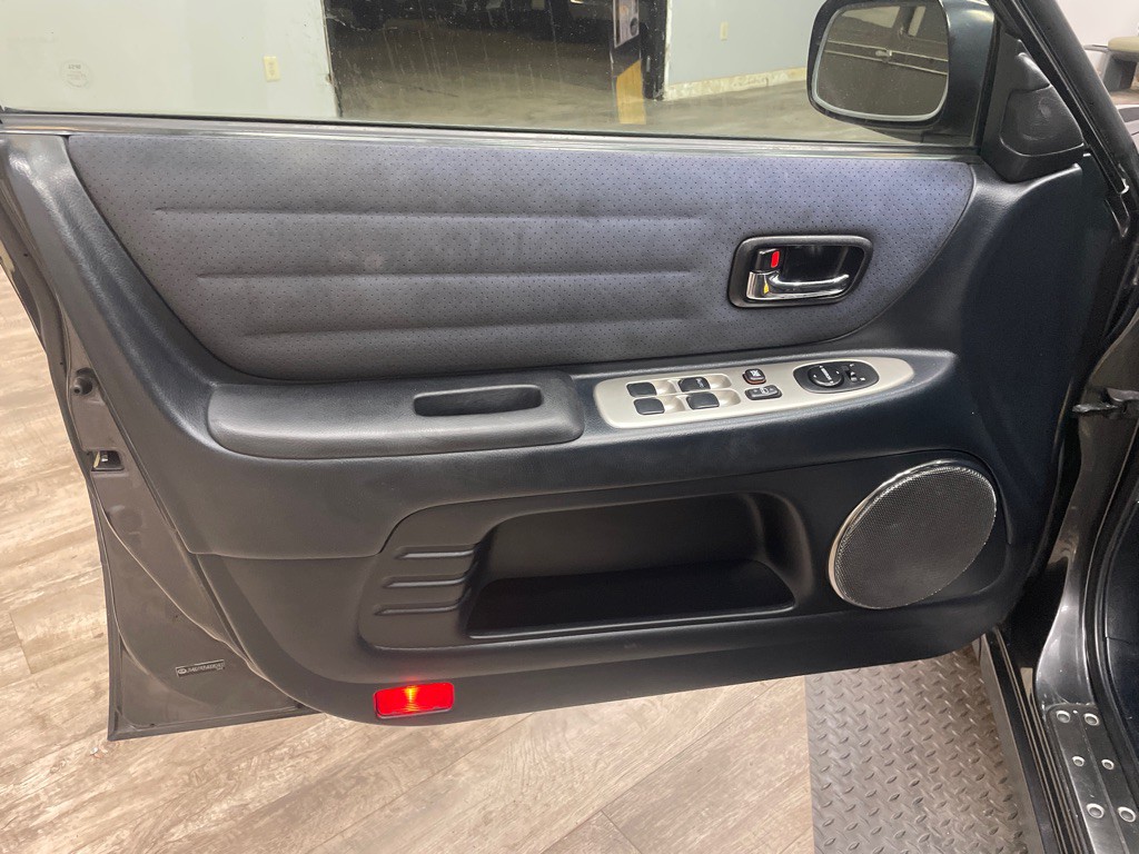 2004 Lexus IS Image 16