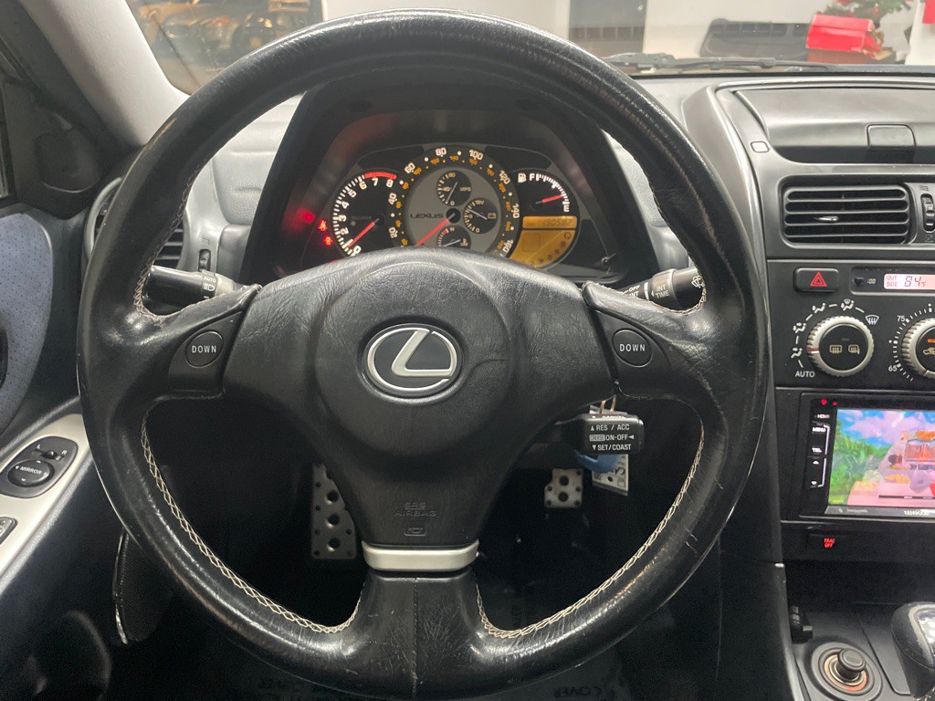 2004 Lexus IS Image 20