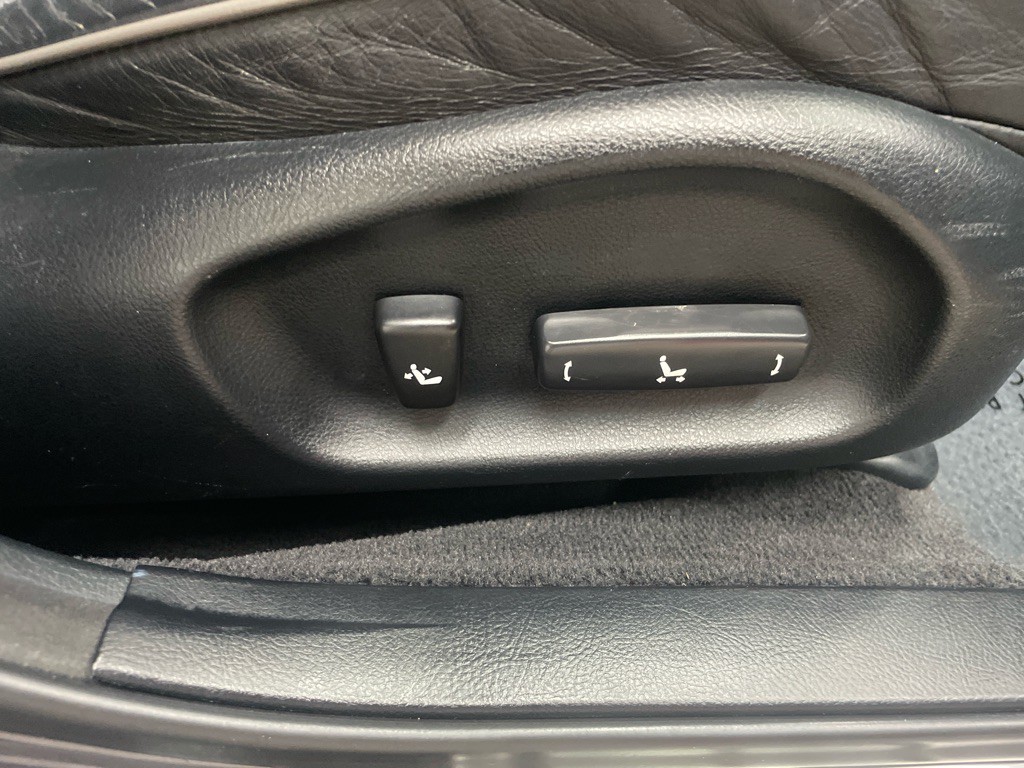 2004 Lexus IS Image 40