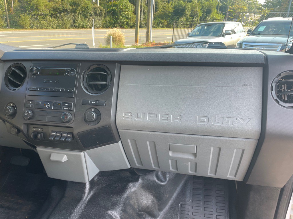 2014 Ford F-350 Image 30