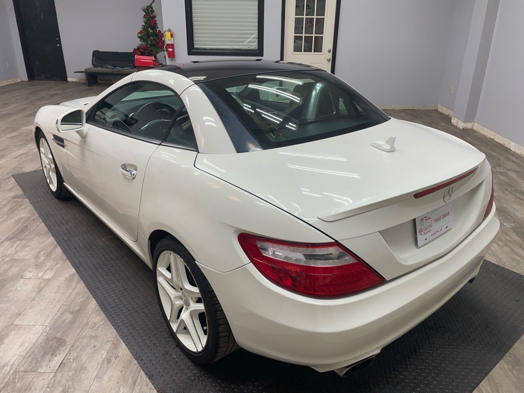 2013 Mercedes-Benz SLK-Class Image 2
