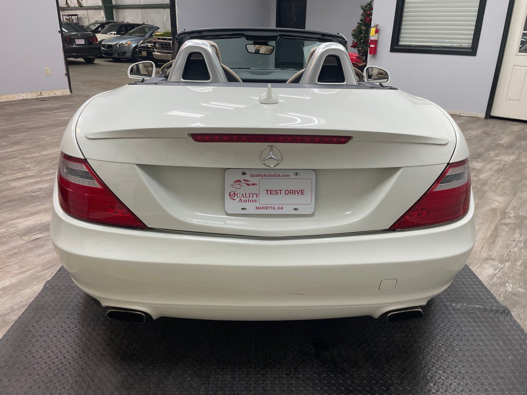 2013 Mercedes-Benz SLK-Class Image 9
