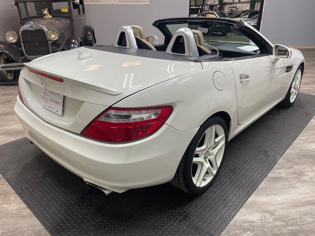 2013 Mercedes-Benz SLK-Class Image 10