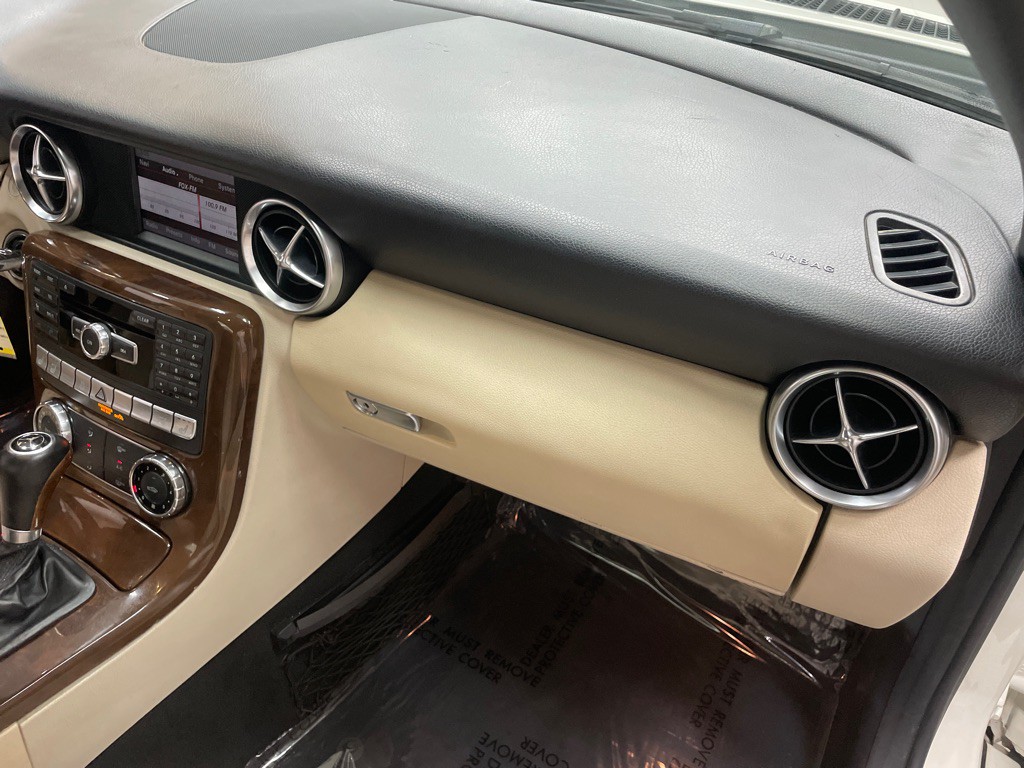 2013 Mercedes-Benz SLK-Class Image 40