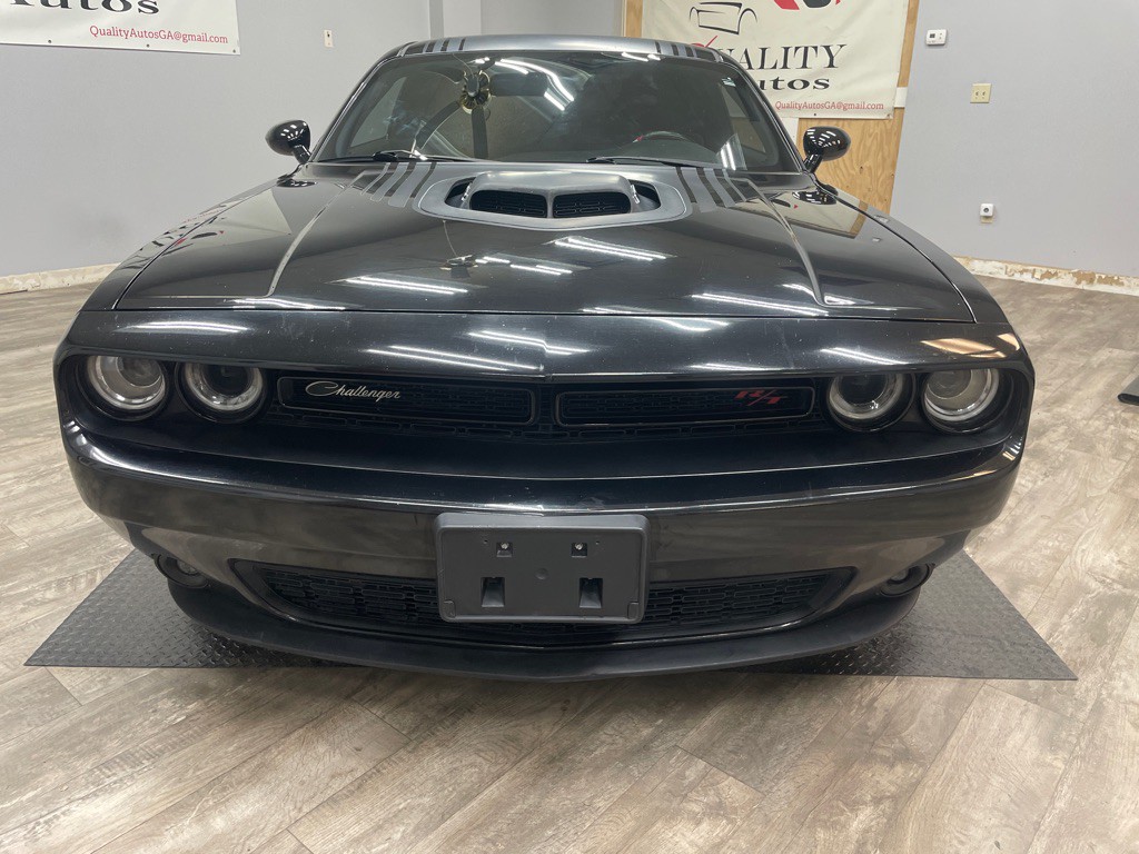 2016 Dodge Challenger Image 2