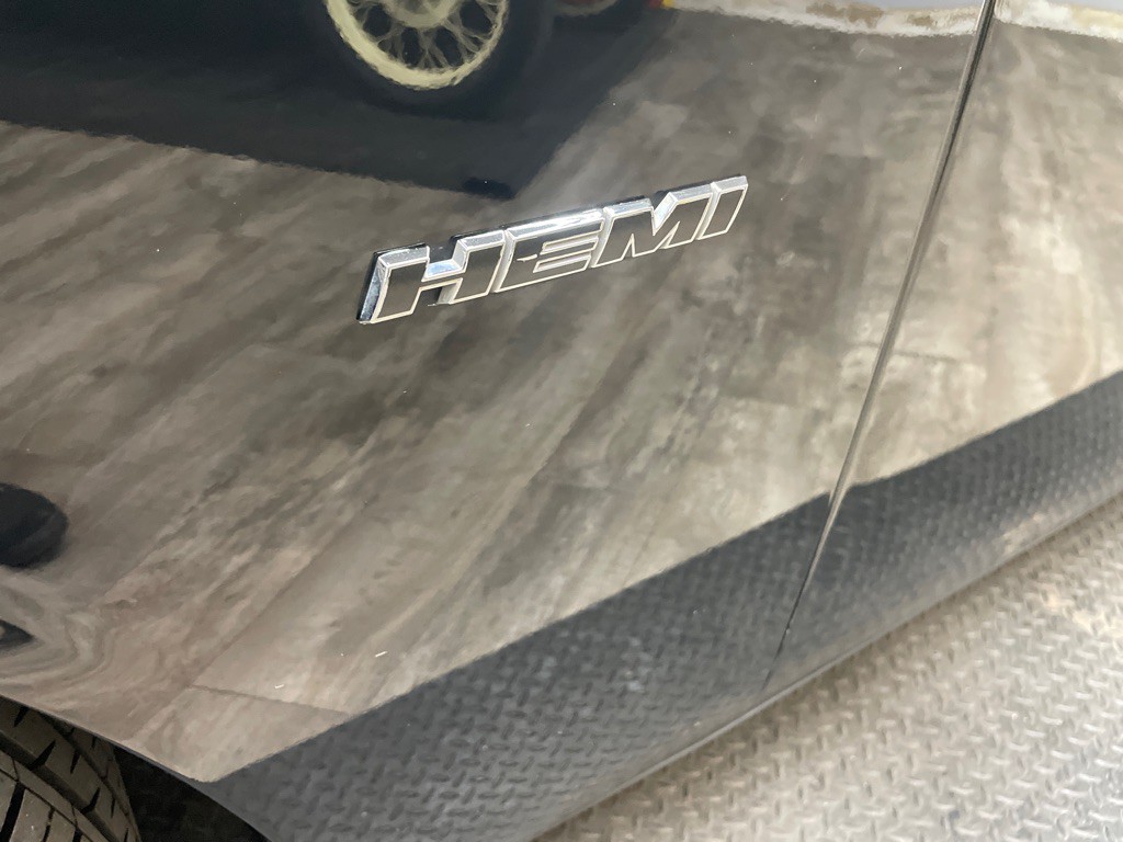 2016 Dodge Challenger Image 7