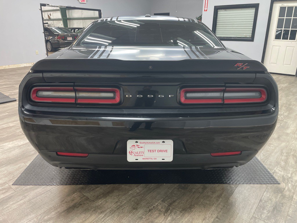 2016 Dodge Challenger Image 9