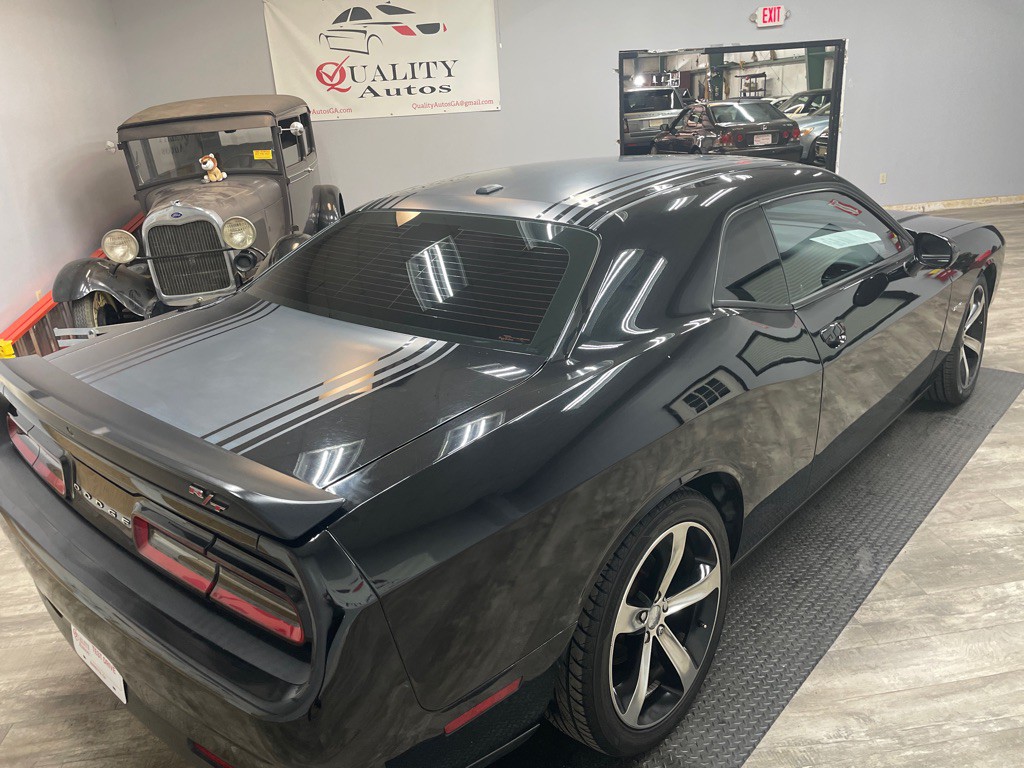 2016 Dodge Challenger Image 11