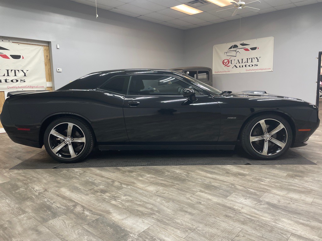 2016 Dodge Challenger Image 12