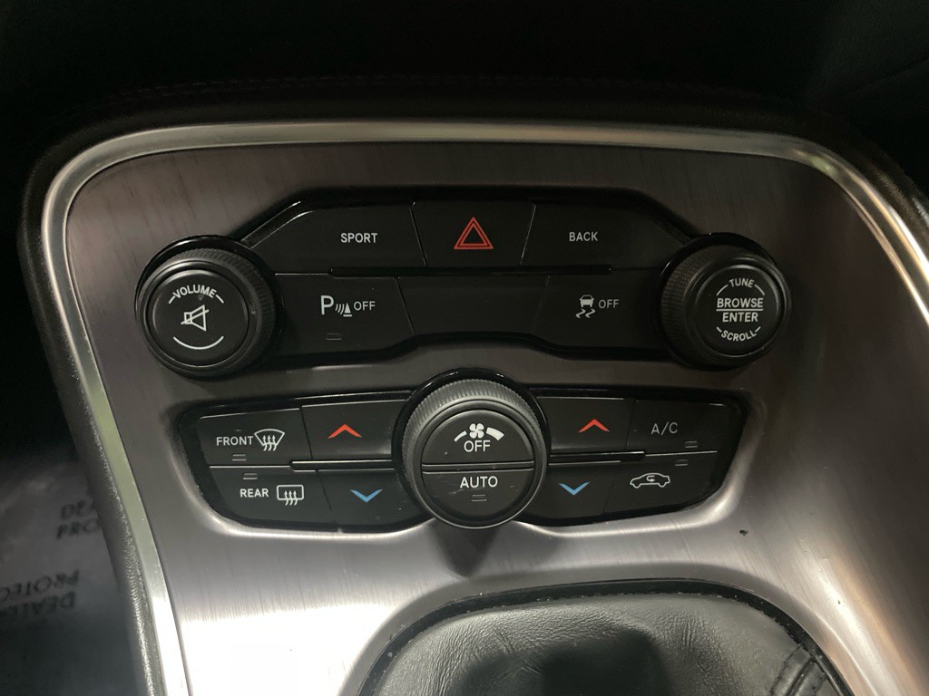2016 Dodge Challenger Image 28
