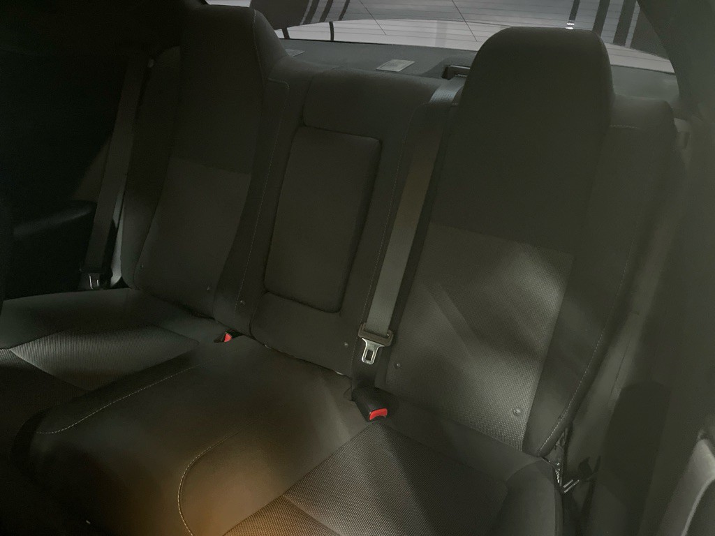 2016 Dodge Challenger Image 31