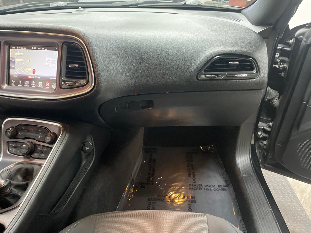 2016 Dodge Challenger Image 35