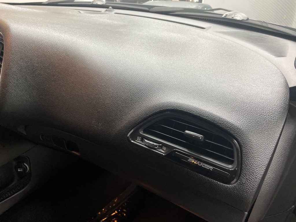 2016 Dodge Challenger Image 36