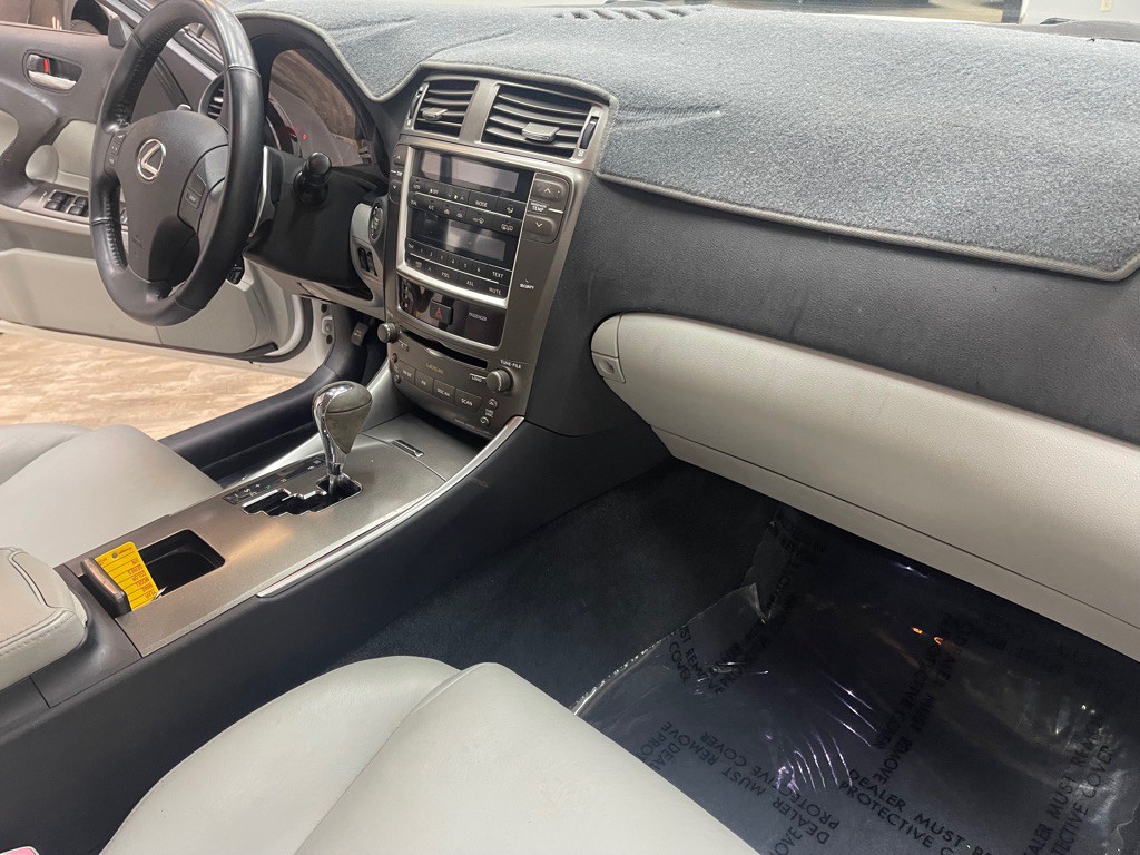 2008 Lexus IS Image 25