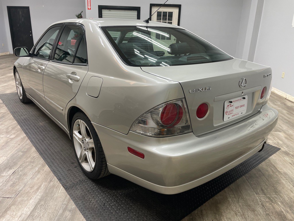 2001 Lexus IS Image 5