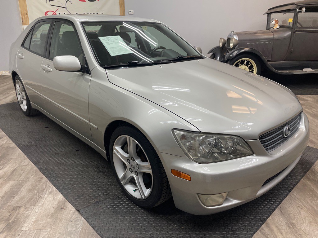 2001 Lexus IS Image 11