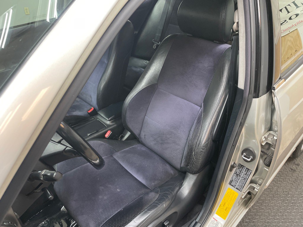 2001 Lexus IS Image 16