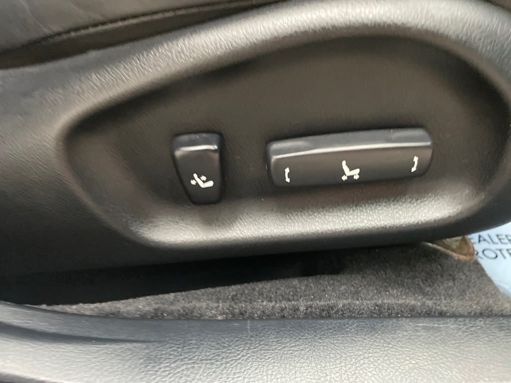 2001 Lexus IS Image 35