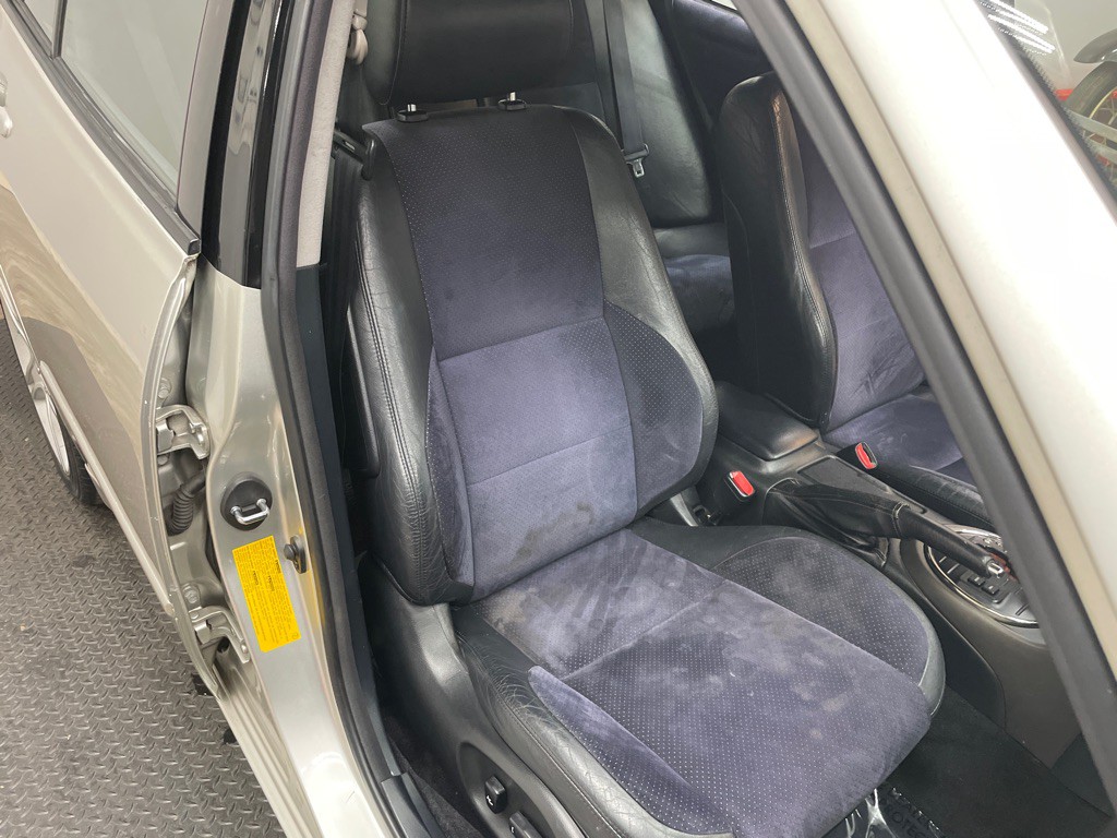 2001 Lexus IS Image 36