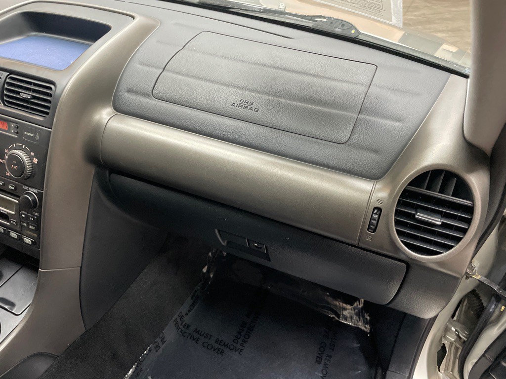 2001 Lexus IS Image 38