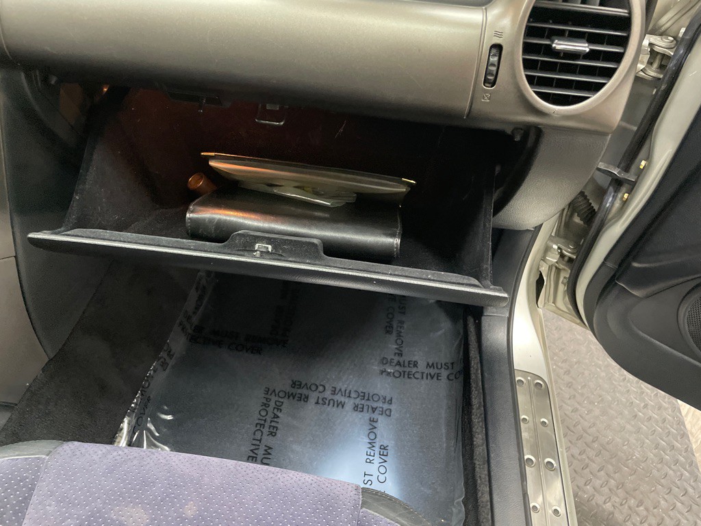 2001 Lexus IS Image 39